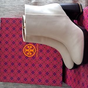 Tory Burch ✨️NWT✨️ Ruby Ankle Boots Dulce de Leche Colour, Nappa Leather, Size 6